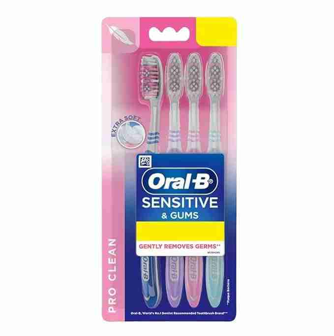 Oral B Sensitive Whitening Extra Soft manual Toothbrush for adults (4 Toothbrushes)